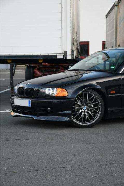 Voiture repeinte 2